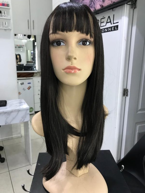 PELUCA SINTETICA LARGA CASTAÑA OSCURA CON CHASQUILLA