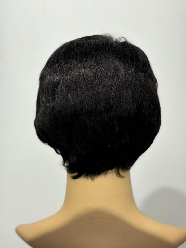 Peluca Natural Corta negra con imitacion de piel - Imagen 3